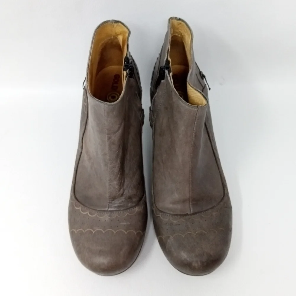 GOLD BUTTON Gray Leather Wingtip detail Heeled Boots, Women's Size EU 37